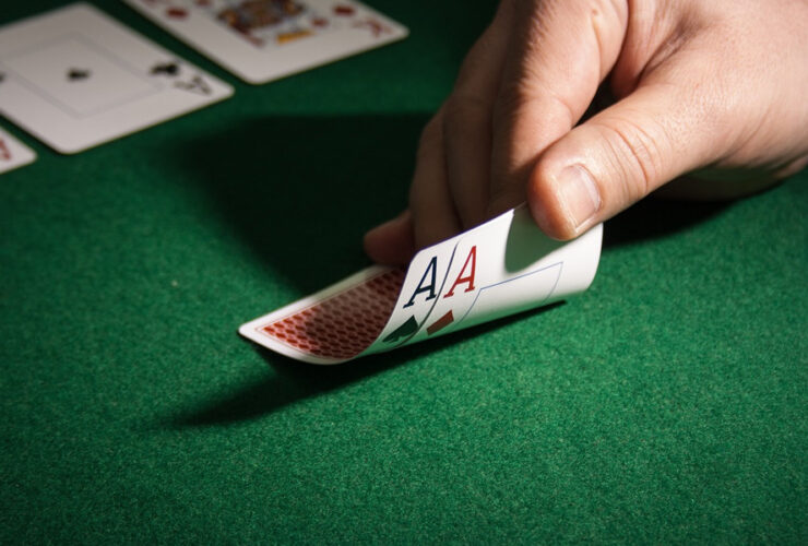 Dynamic vs Static Hand Strength Adjusting Your Poker Strategy Based on Board Texture